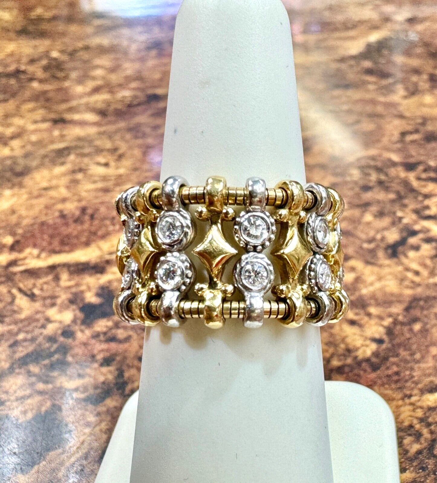Carrera Y Carrera 18k gold flexible diamond Ring wide band