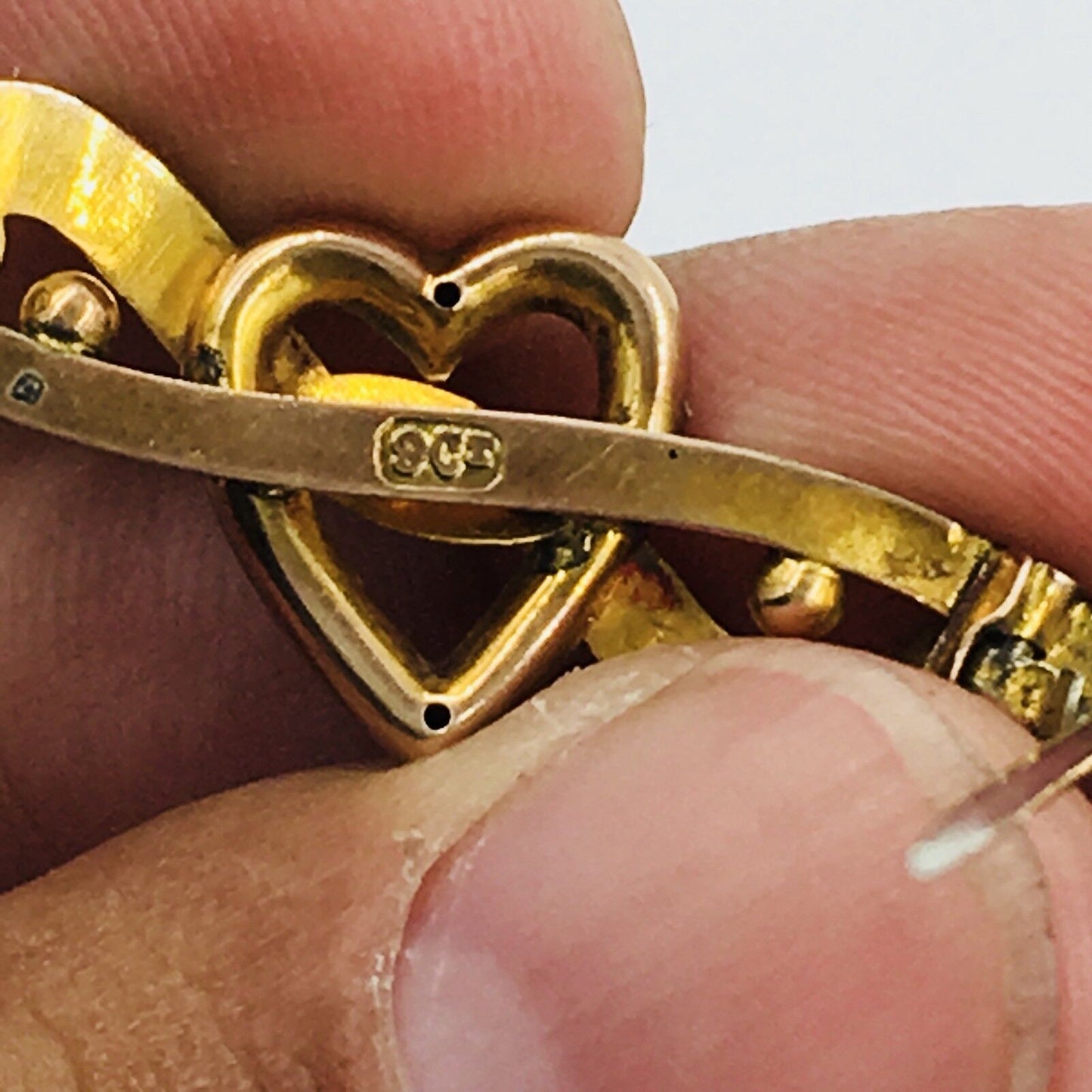 Victorian Sweetheart 9K Yellow gold Brooch Pin