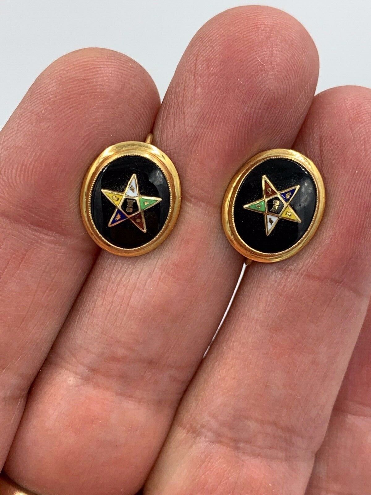 Vintage 10k Gold Eastern Star Enamel screw back Earrings BDA