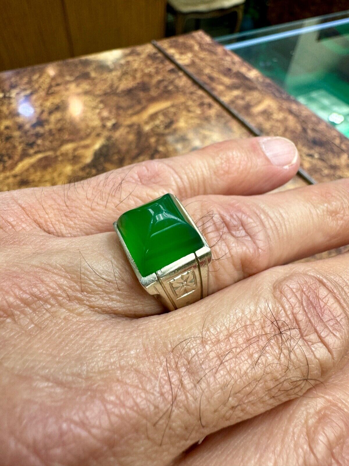 Art Deco 14k White Gold Green Sugerloaf Onyx Men's Ring