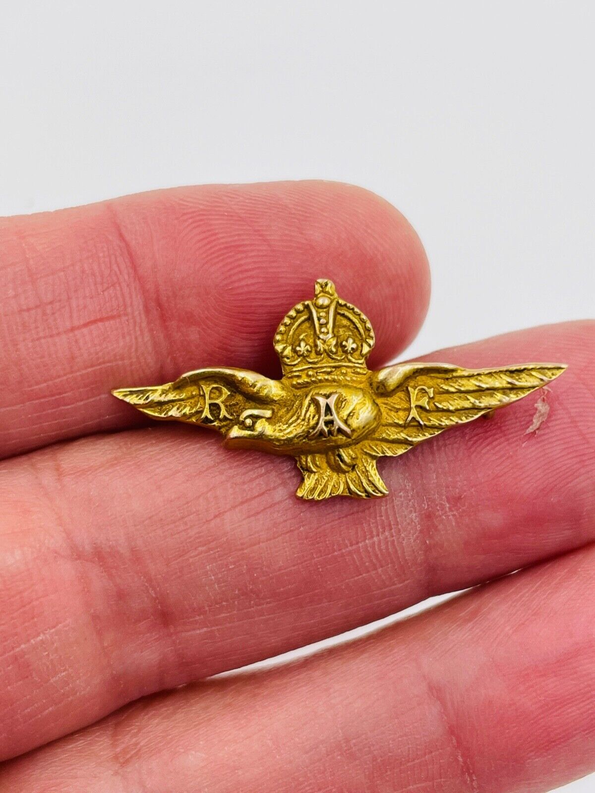 RARE WW2 BRITAIN RAF PILOT FULL DRESS ROYAL AIR FORCE WINGS 10k GOLD PIN WWII