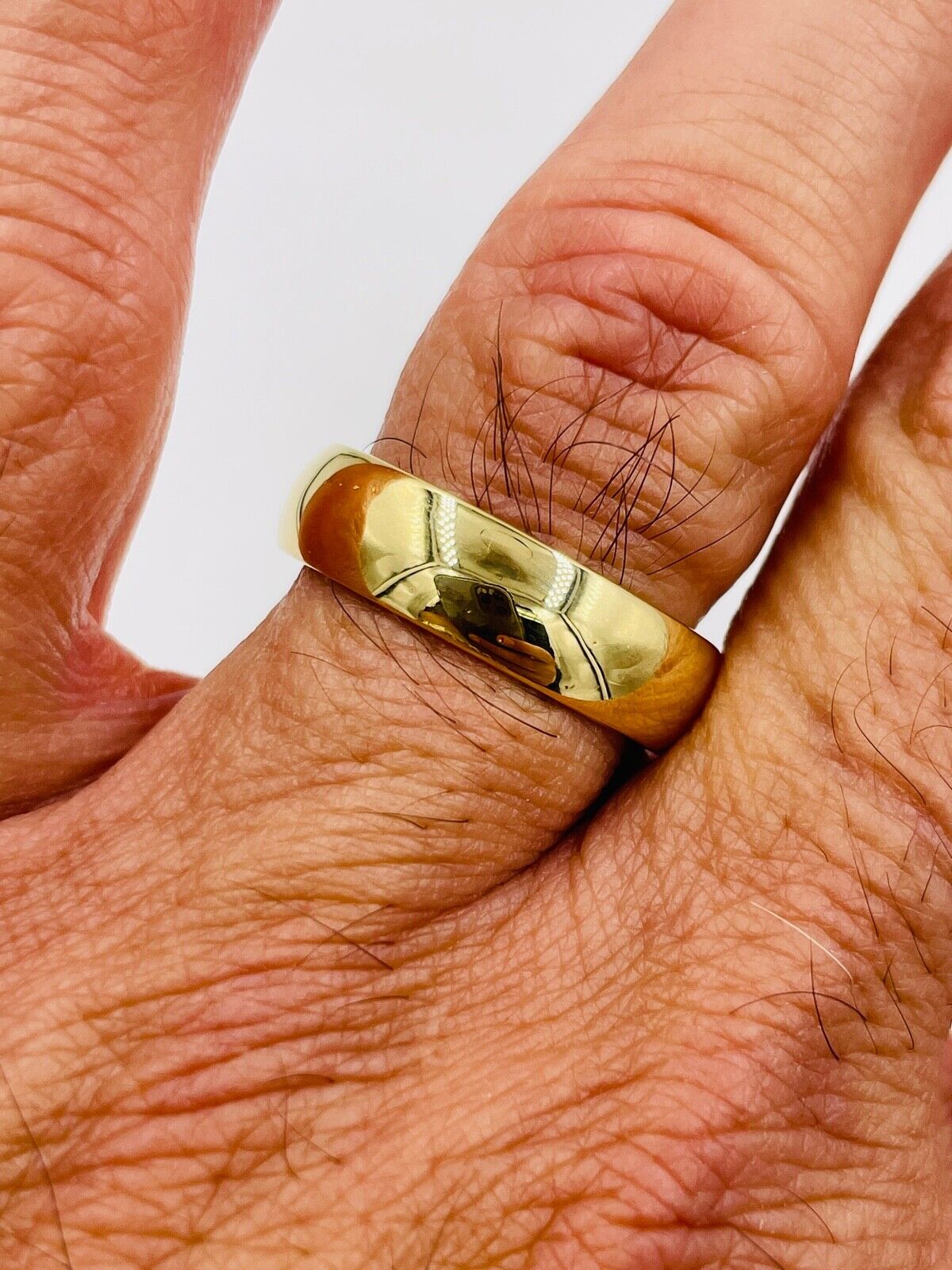 18K Yellow Gold Solid Wedding Band size 9.5 6mm wide