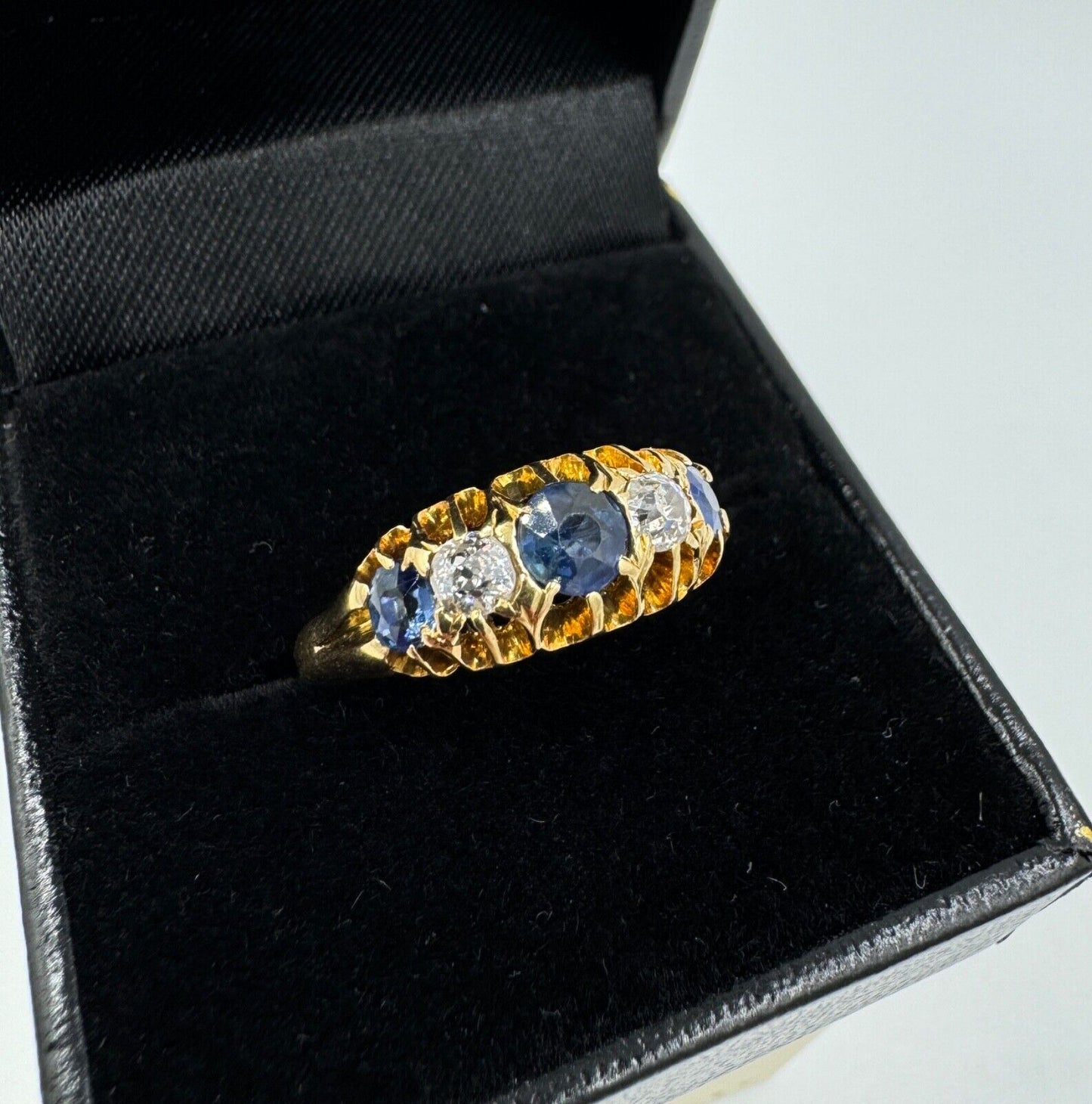 Estate Yellow Gold diamond Sapphire Ring 5 Stone