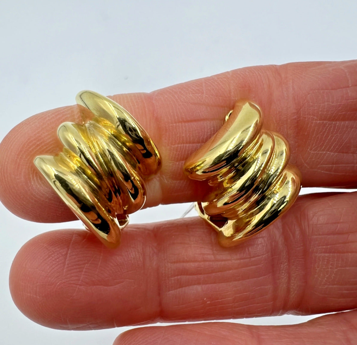 Estate Tiffany Ribbed Yellow Gold Clip On Earrings