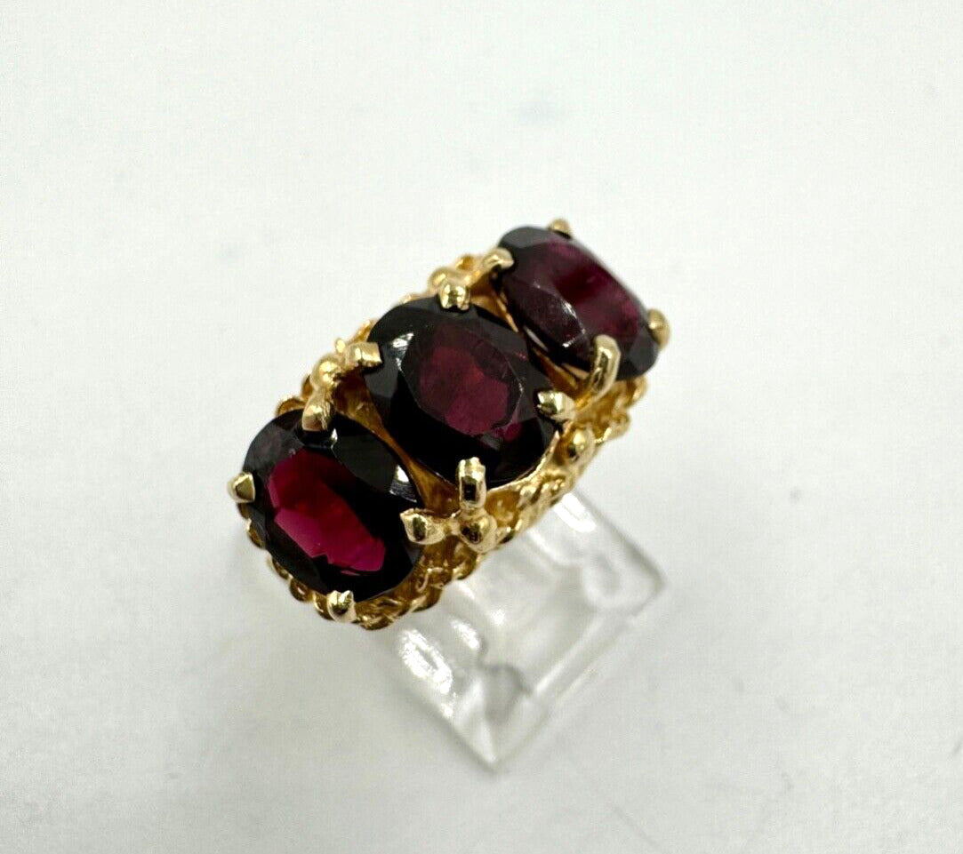 Estate Garnet 14k Yellow Gold Rope Design Ring