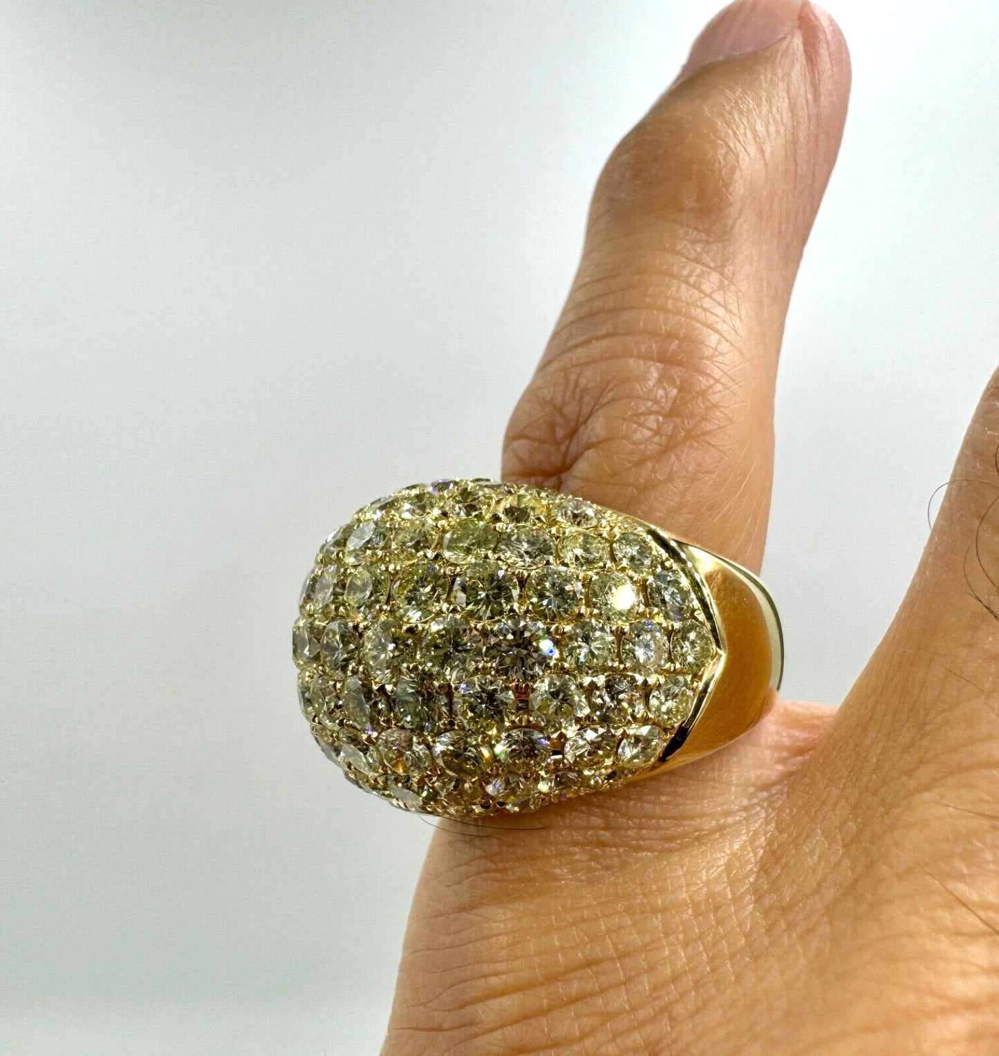 18k Yellow Gold Dome diamond Ring 7.00cts