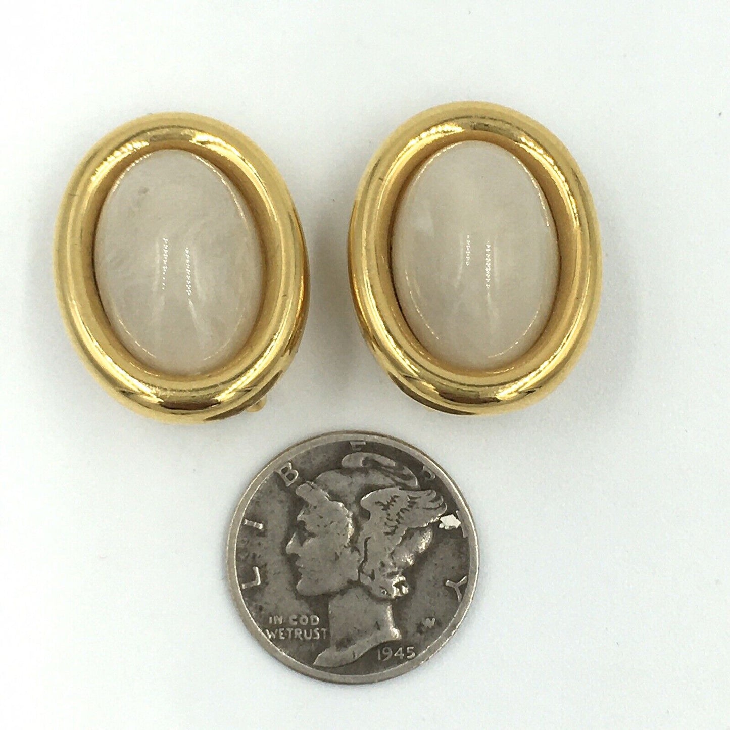 Vintage KJL Kenneth Jay Lane Beige Oval Gold Tone Clip On Earrings