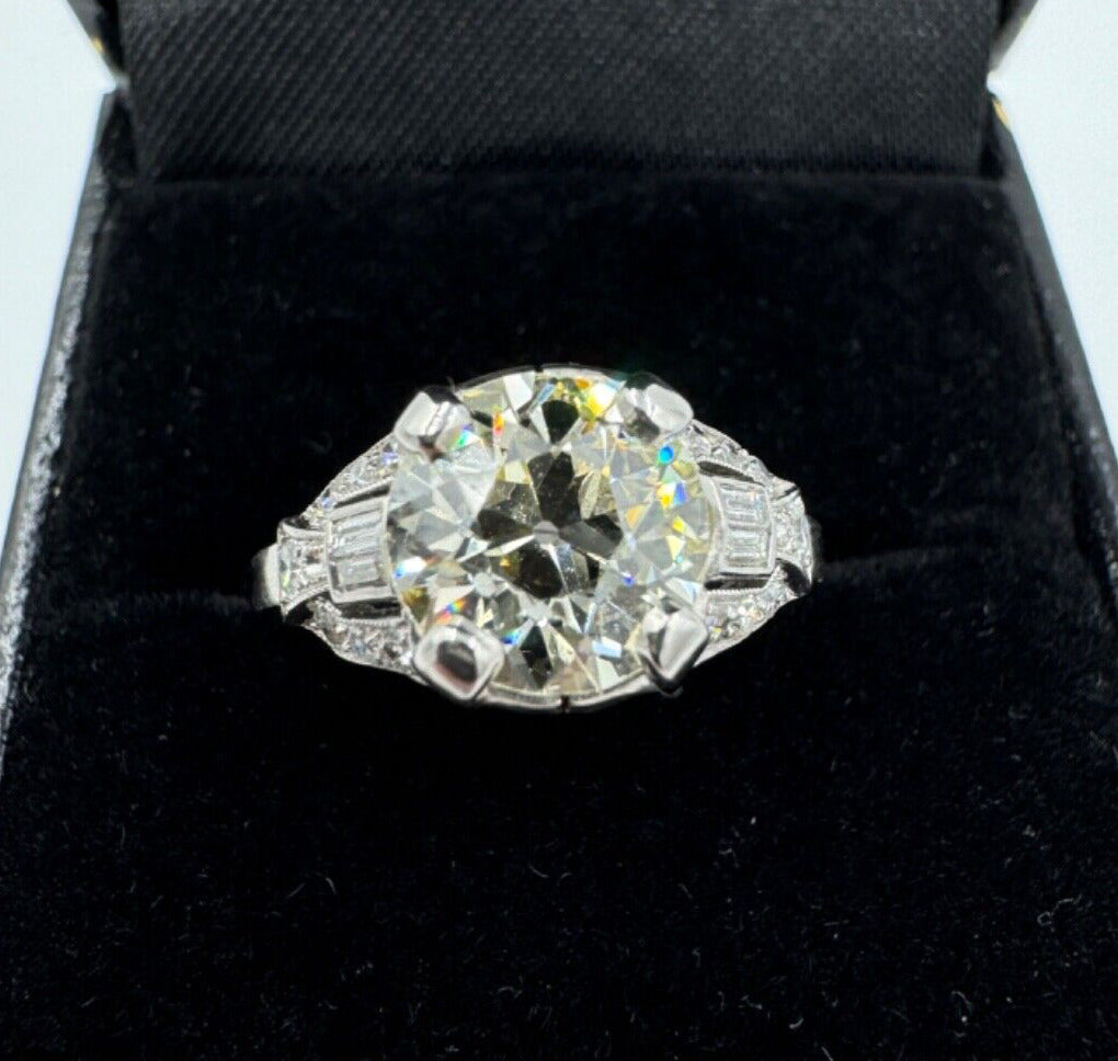 Art Deco 2.20 Carat Diamond Platinum Engagement Ring