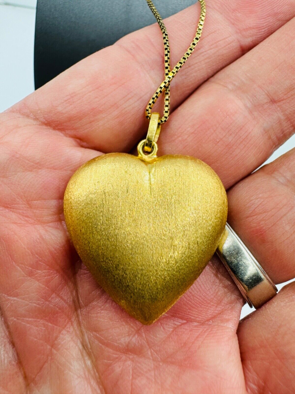 Estate 18k yellow Gold Satin Finish Puffed Heart  Pendant Necklace