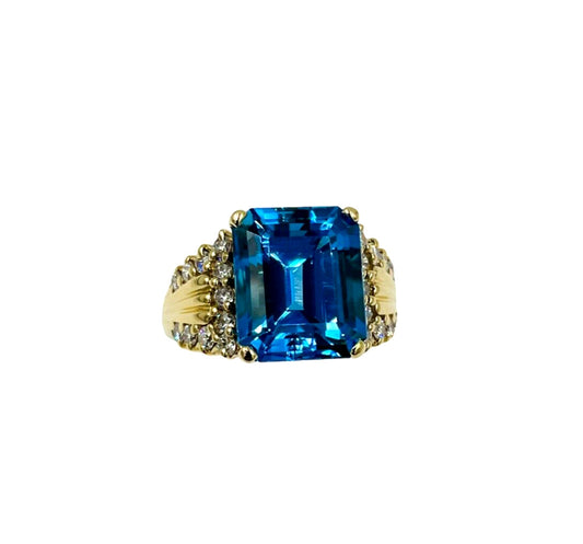 14K Yellow Gold London Blue Topaz Diamond Cocktail Ring Size 6