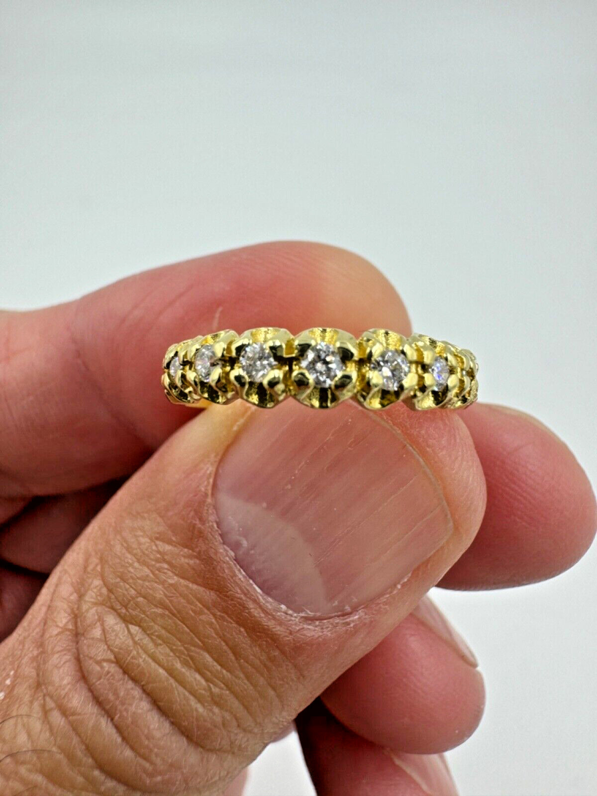 Vintage 18K Yellow Gold Diamond band ring 7 stone