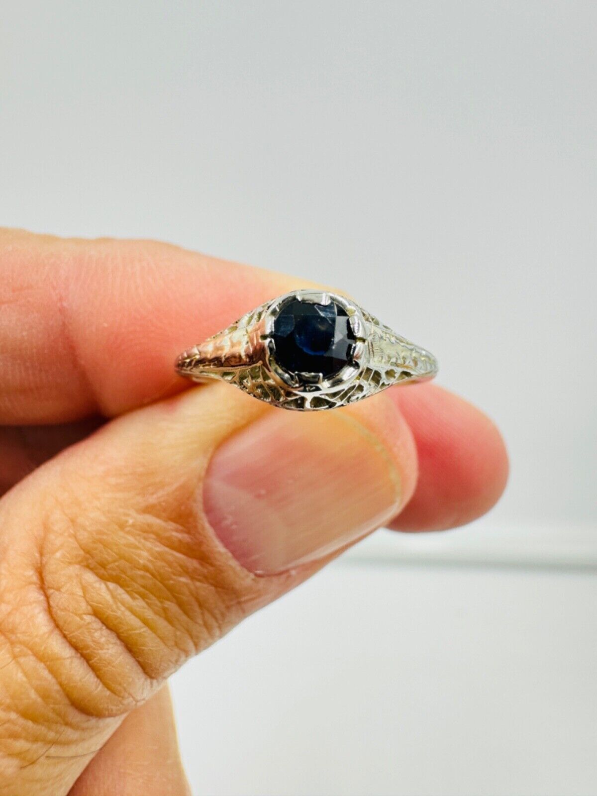 Art Deco 18K White Gold Sapphire Solitaire Filigree Ring