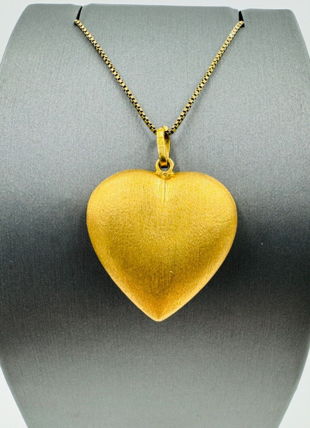 Estate 18k yellow Gold Satin Finish Puffed Heart  Pendant Necklace