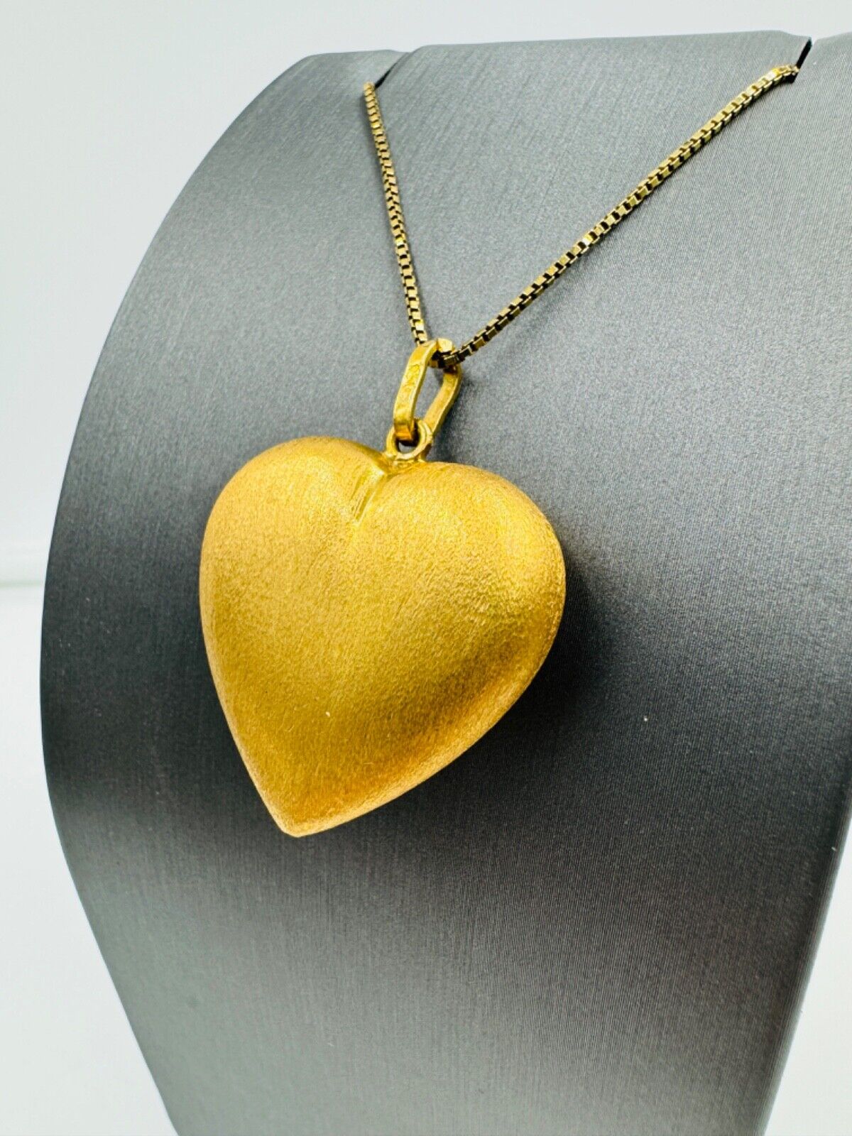 Estate 18k yellow Gold Satin Finish Puffed Heart  Pendant Necklace