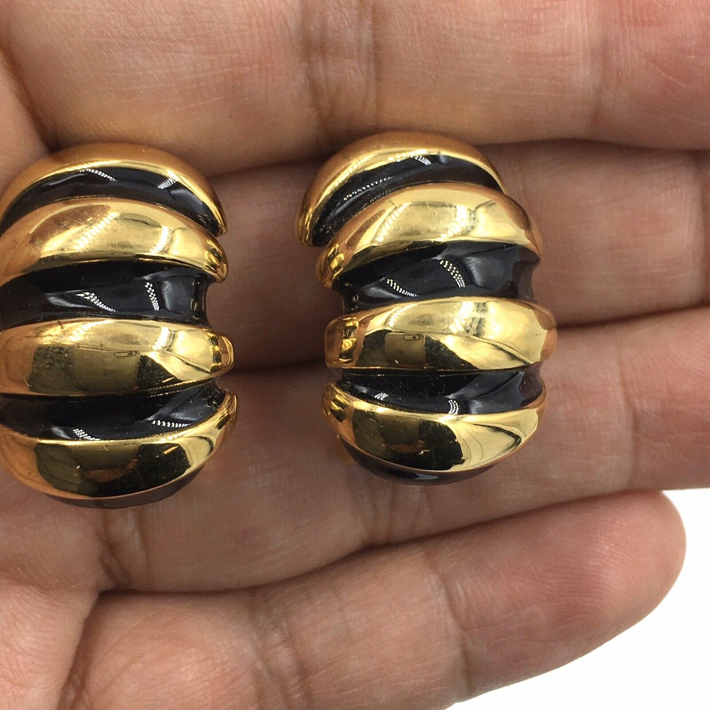 Vintage KJL Kenneth Jay Lane Black Resin Gold Tone Ribbed Clip On Earrings