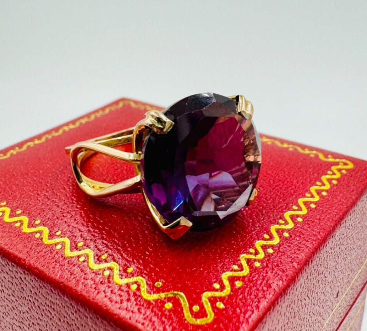 Estate 18k Yellow gold Synthetic Purple Stone Statement ring