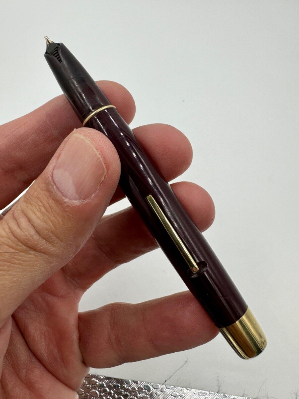 Vintage Eversharp burgundy "Fifth Avenue" 14K solid gold Ink pen