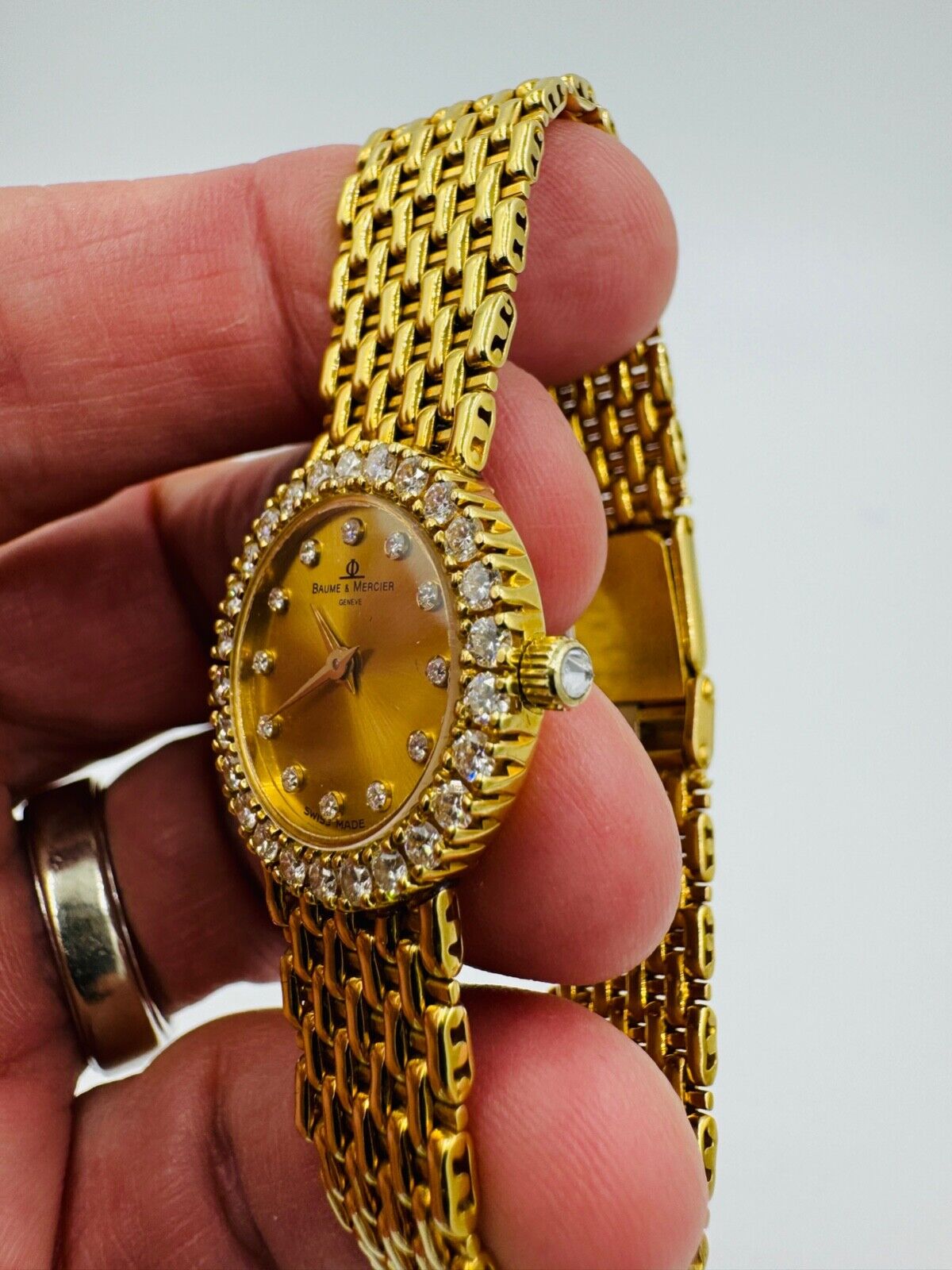 Baume & Mercier 18K Yellow Gold Diamond Wristwatch Lady's