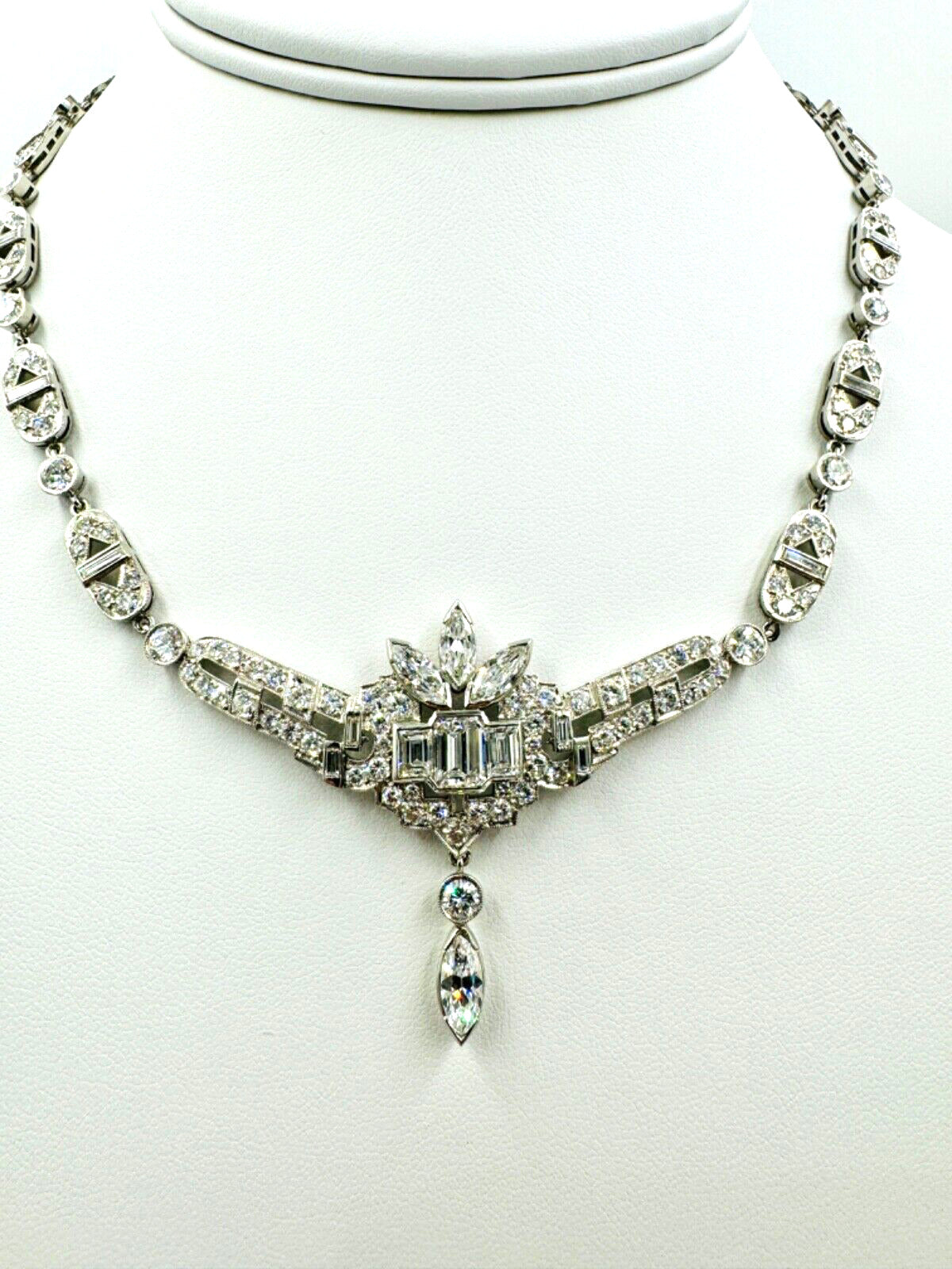 Art Deco 15.50 Carats Diamond Platinum Necklace