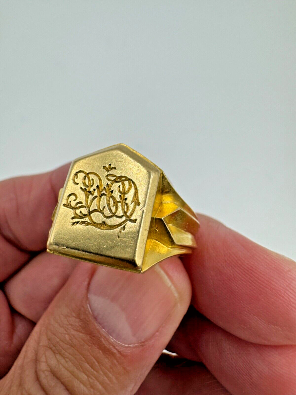 Antique English  18k Yellow Gold Men's Signet Ring Circa 1897