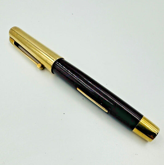 Vintage Eversharp burgundy "Fifth Avenue" 14K solid gold Ink pen