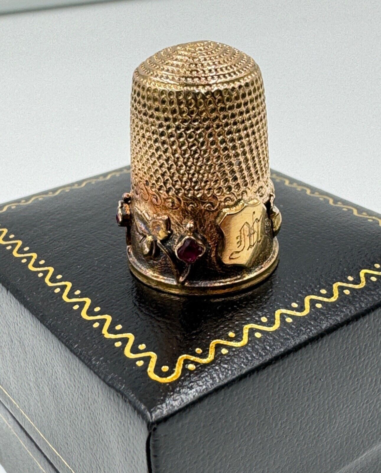 Antique 14k Yellow Gold Jeweled Thimble