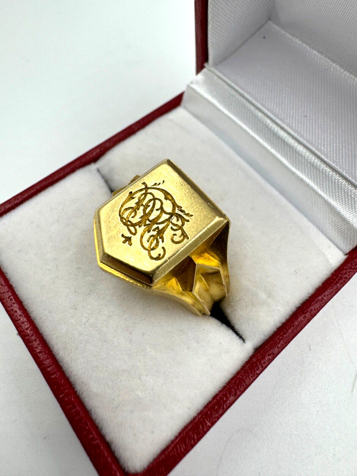 Antique English  18k Yellow Gold Men's Signet Ring Circa 1897