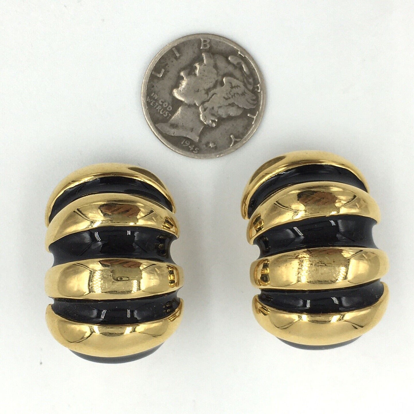 Vintage KJL Kenneth Jay Lane Black Resin Gold Tone Ribbed Clip On Earrings