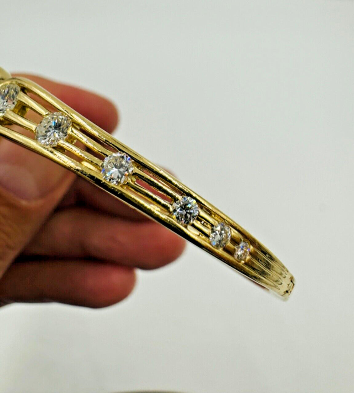 Estate 18k Gold Diamond Bangle Bracelet 1.60cts