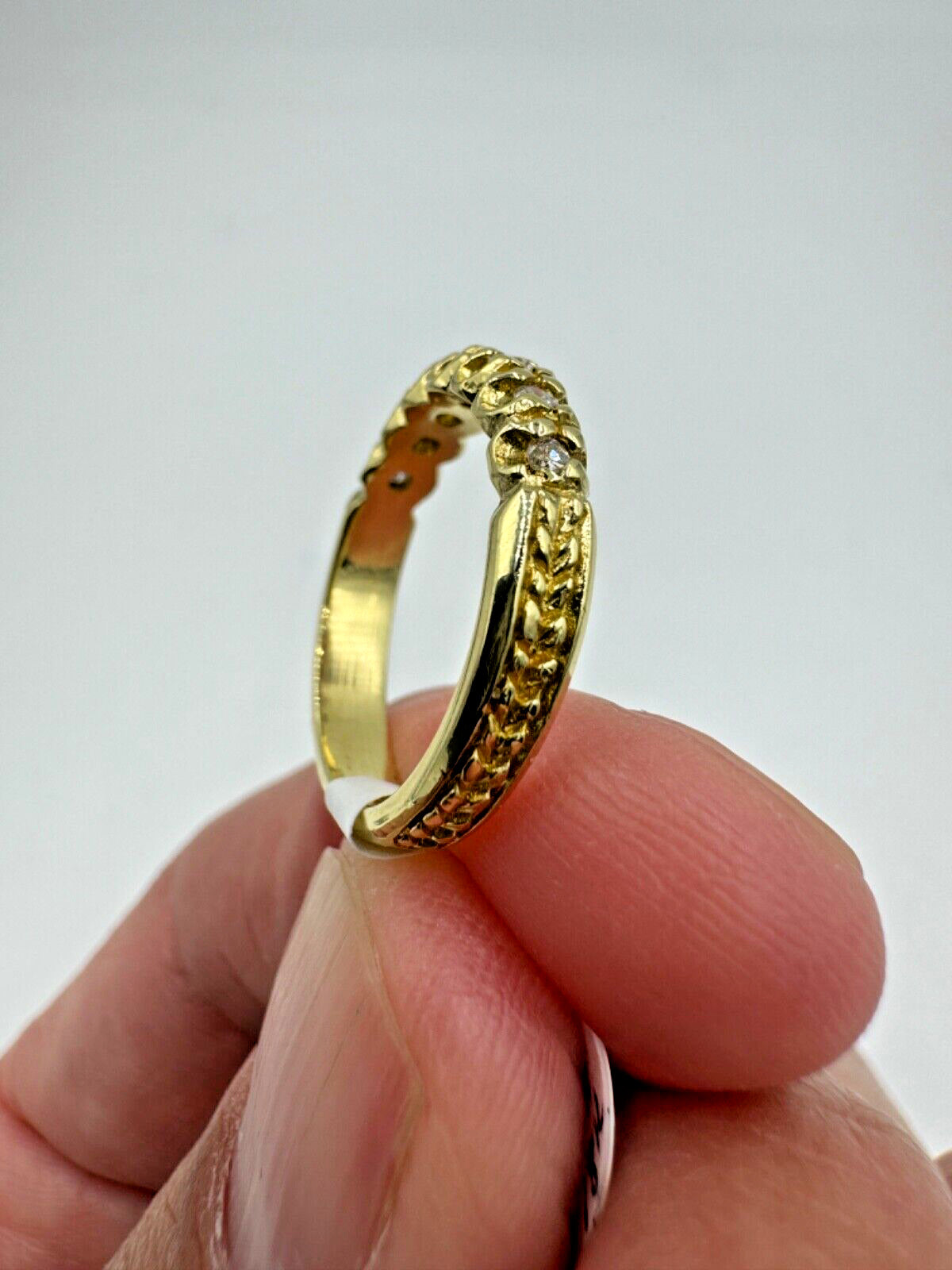 Vintage 18K Yellow Gold Diamond band ring 7 stone