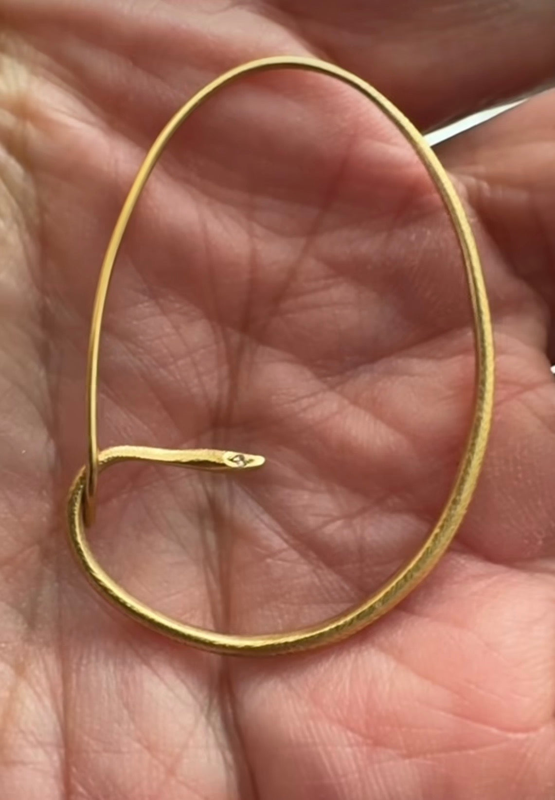 Gabrielle Kiss 18k gold Snake Earring