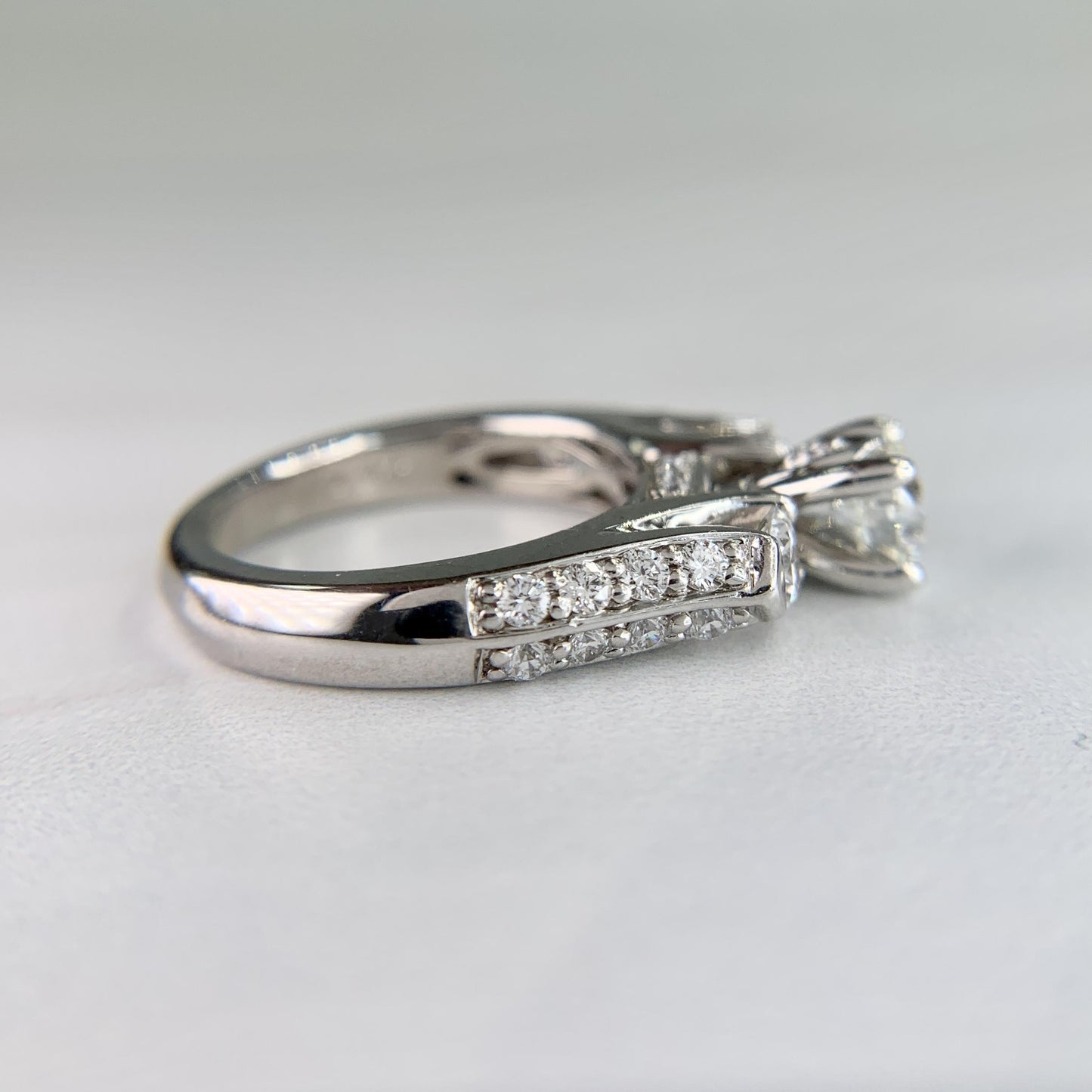 Robbins Brothers Diamond Engagement Ring 14k