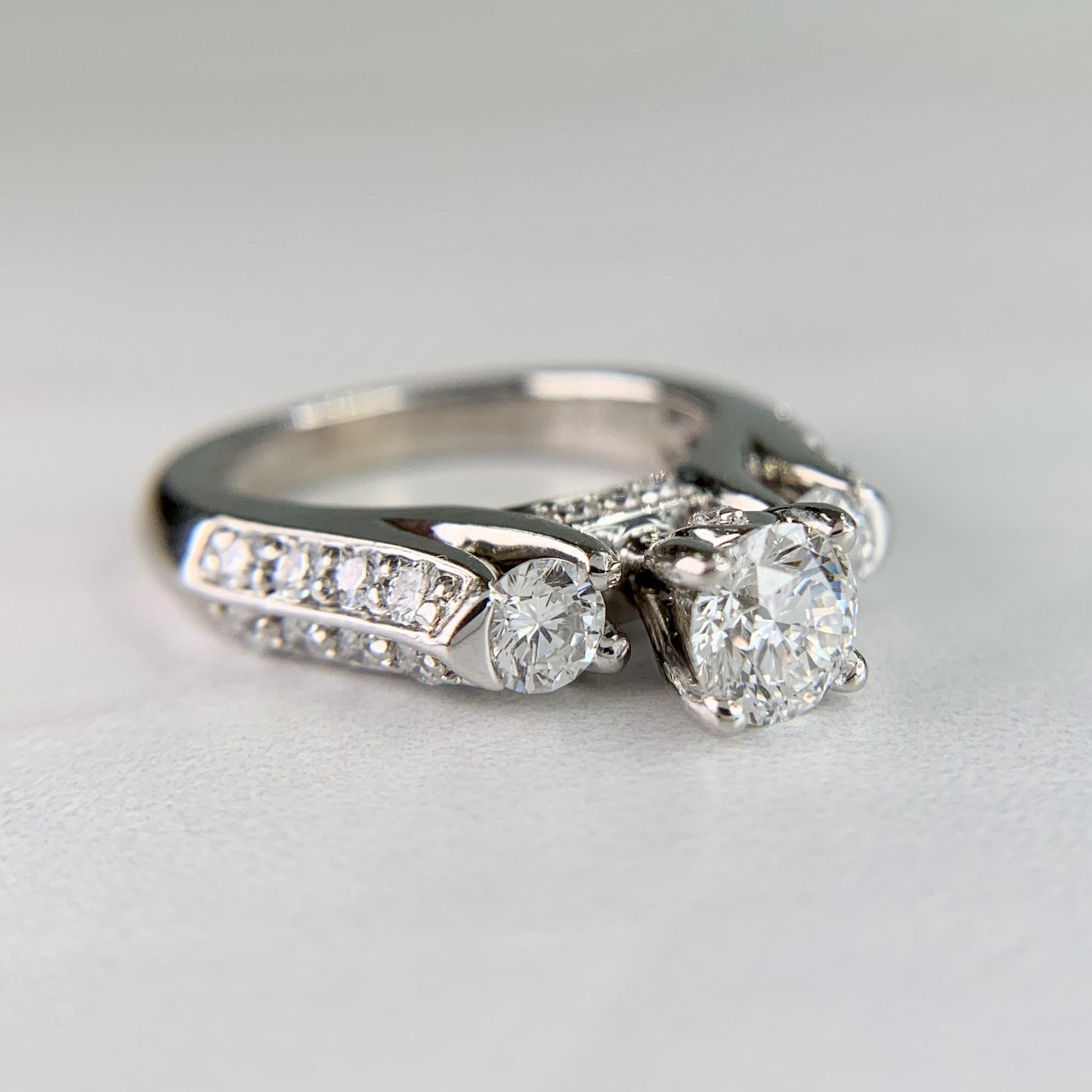 Robbins Brothers Diamond Engagement Ring 14k