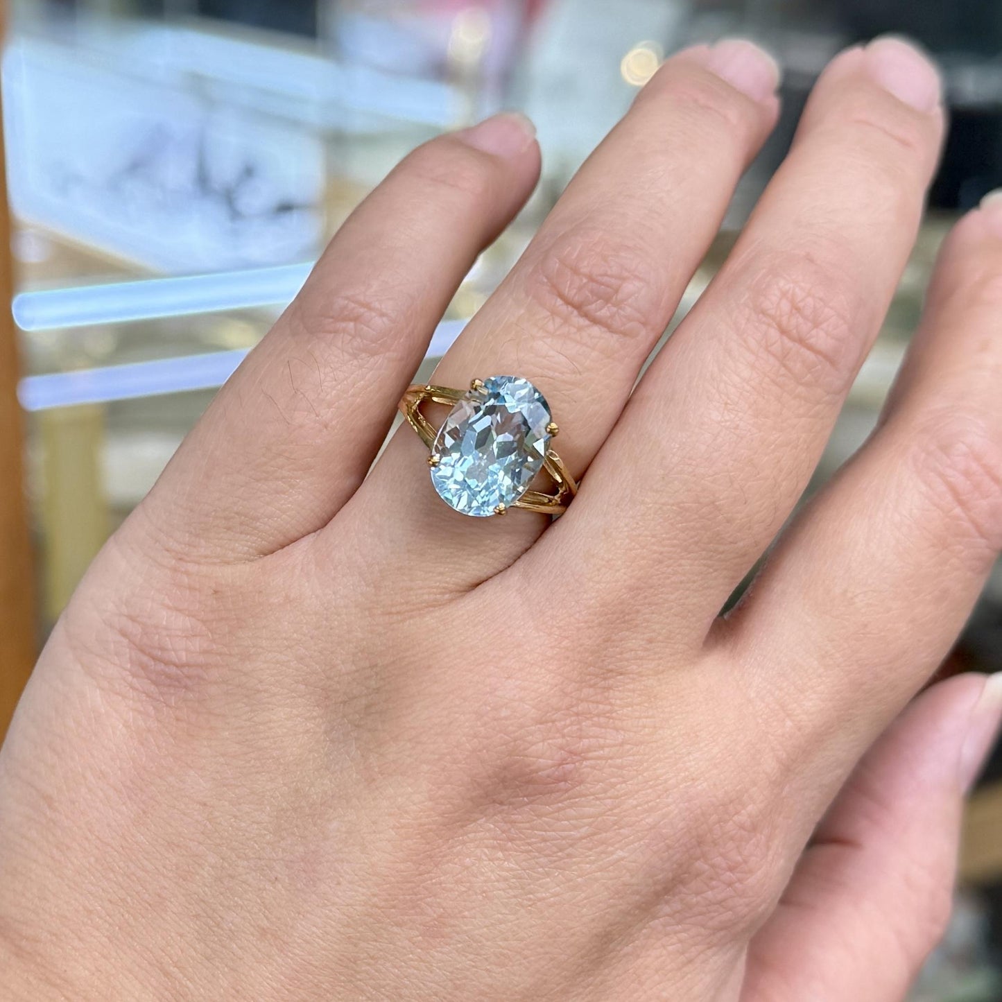 Estate Oval Blue Topaz Split Shank Ring 10k