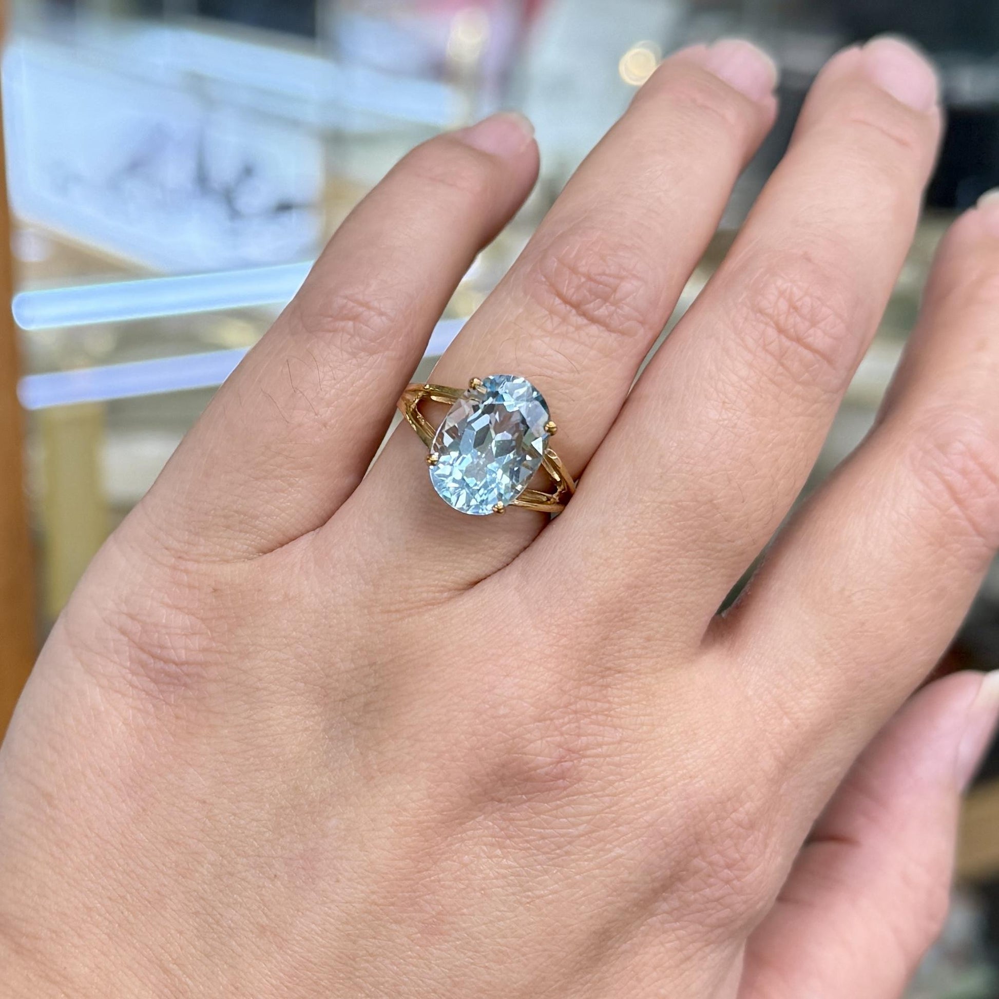 Estate Oval Blue Topaz Split Shank Ring 10k