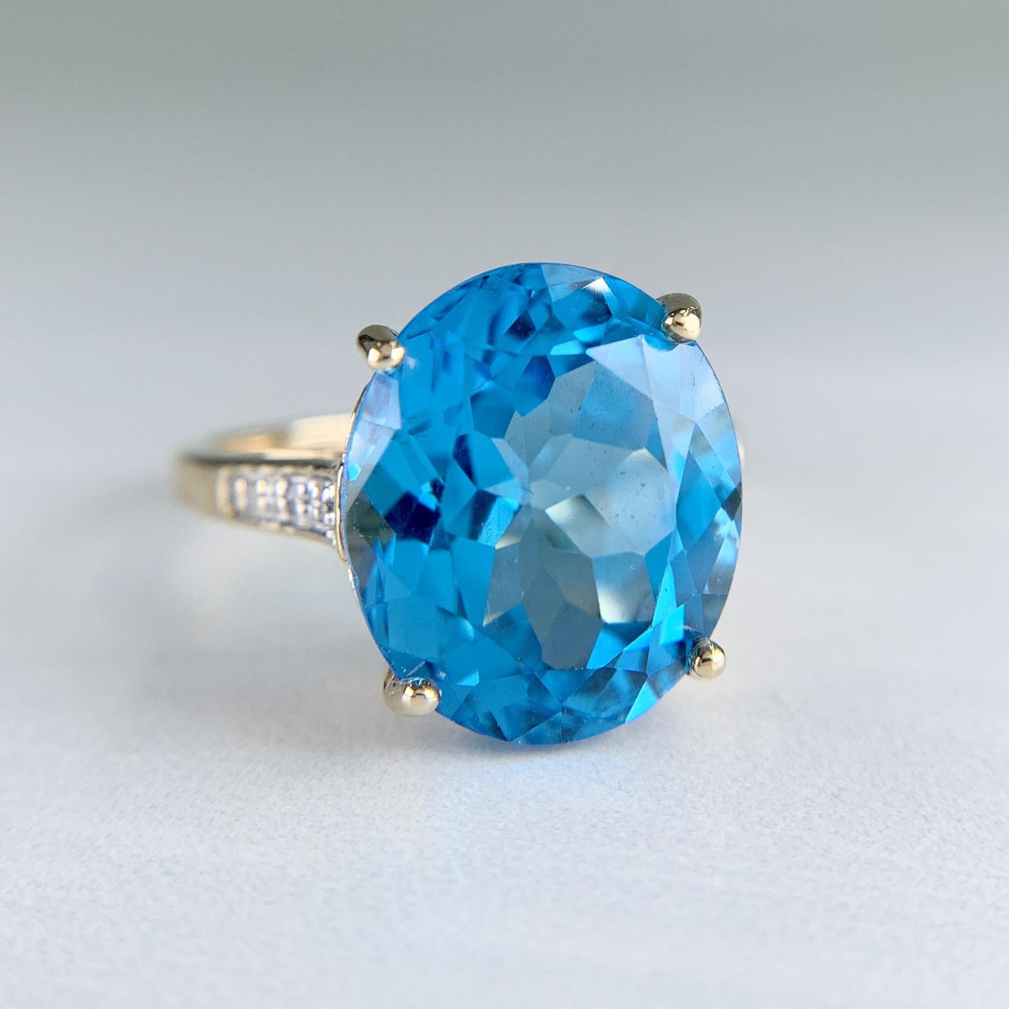 Blue Topaz and Diamond Ring 14k