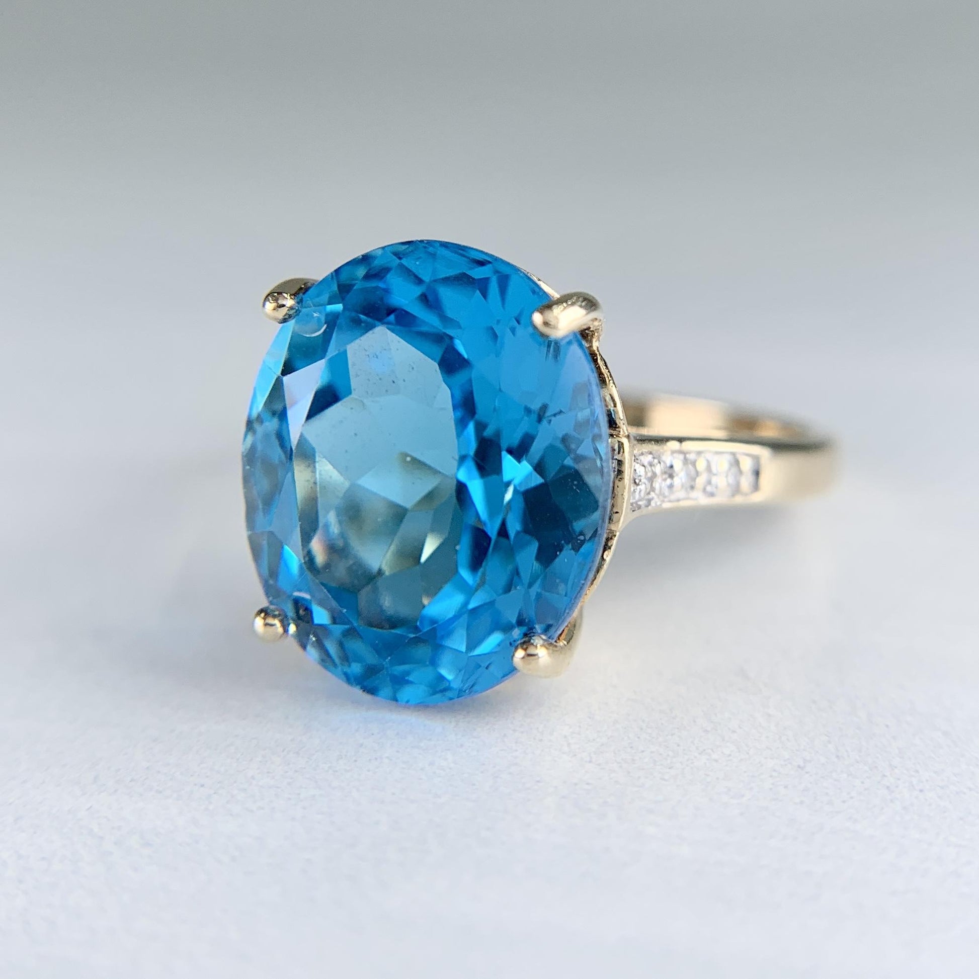 Blue Topaz and Diamond Ring 14k