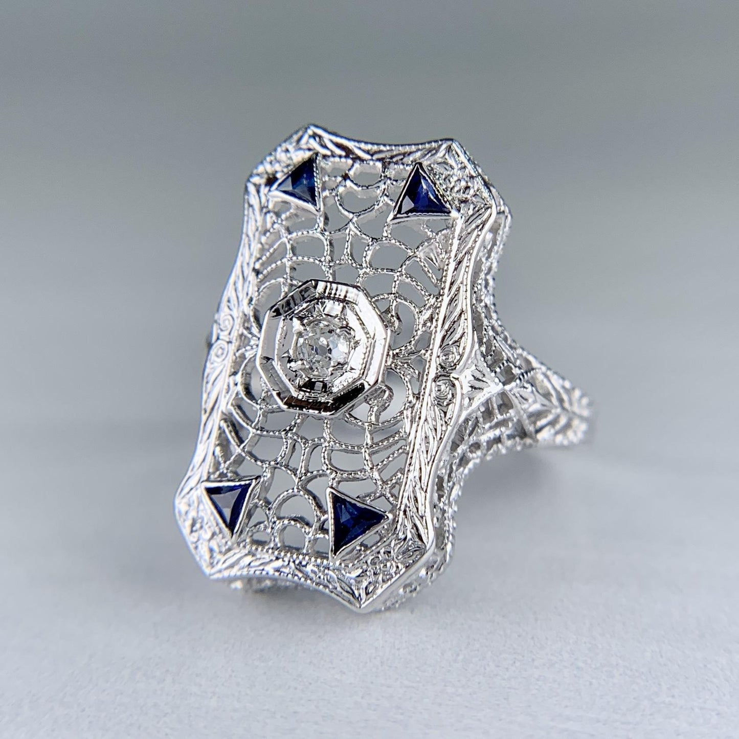 1930's Art Deco Old Mine Cut Diamond Filigree Panel Ring 18k
