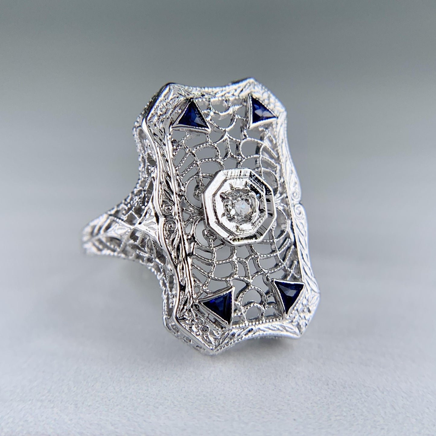 1930's Art Deco Old Mine Cut Diamond Filigree Panel Ring 18k