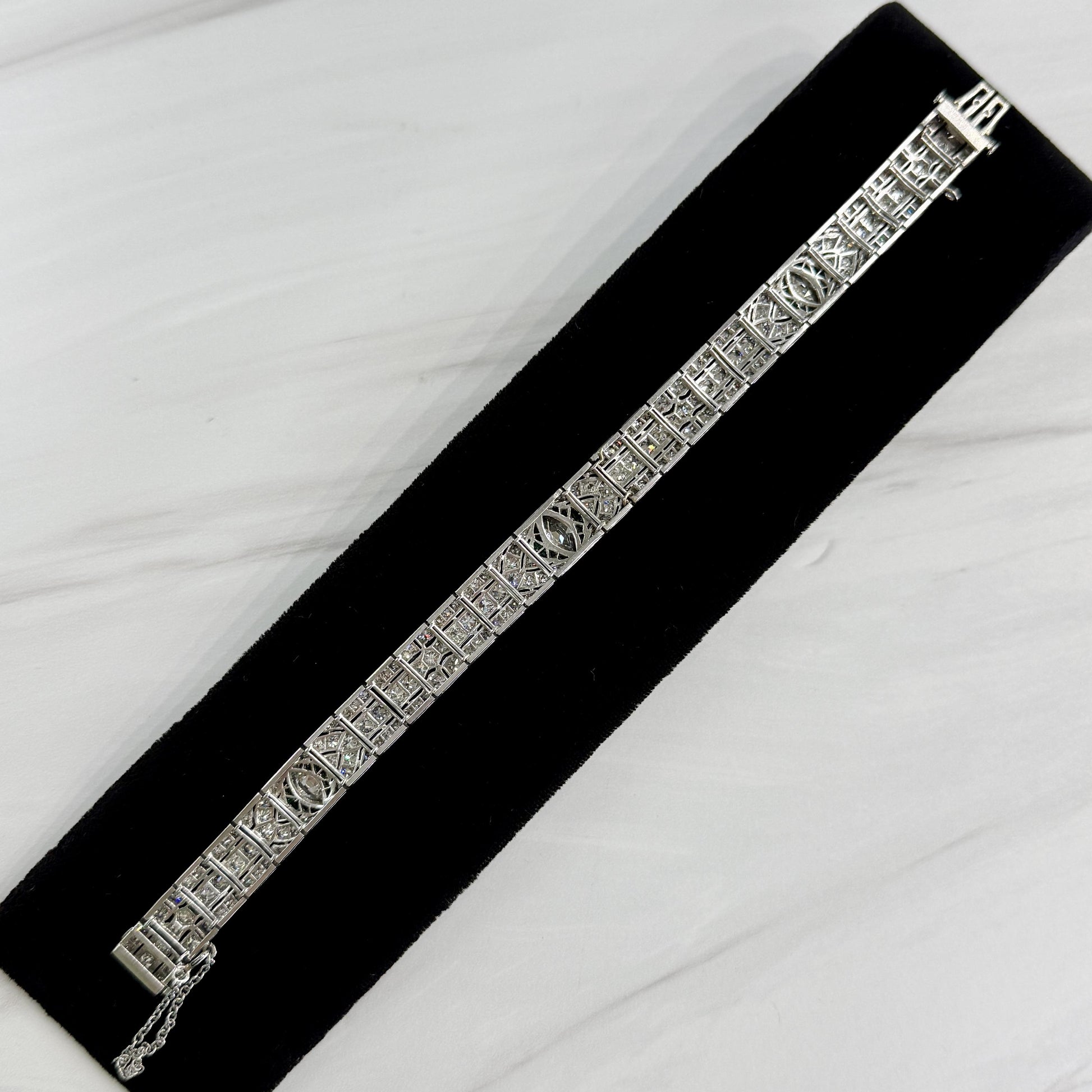 1920's Art Deco Old Cut Diamond and Emerald Bracelet Platinum