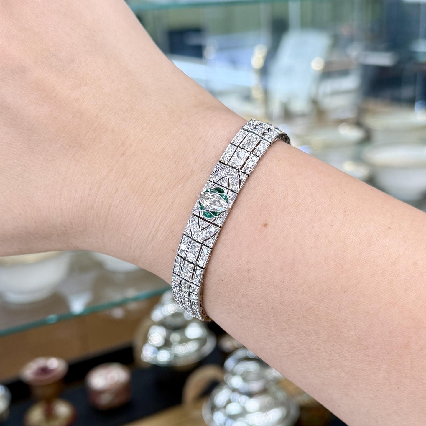 1920's Art Deco Old Cut Diamond and Emerald Bracelet Platinum
