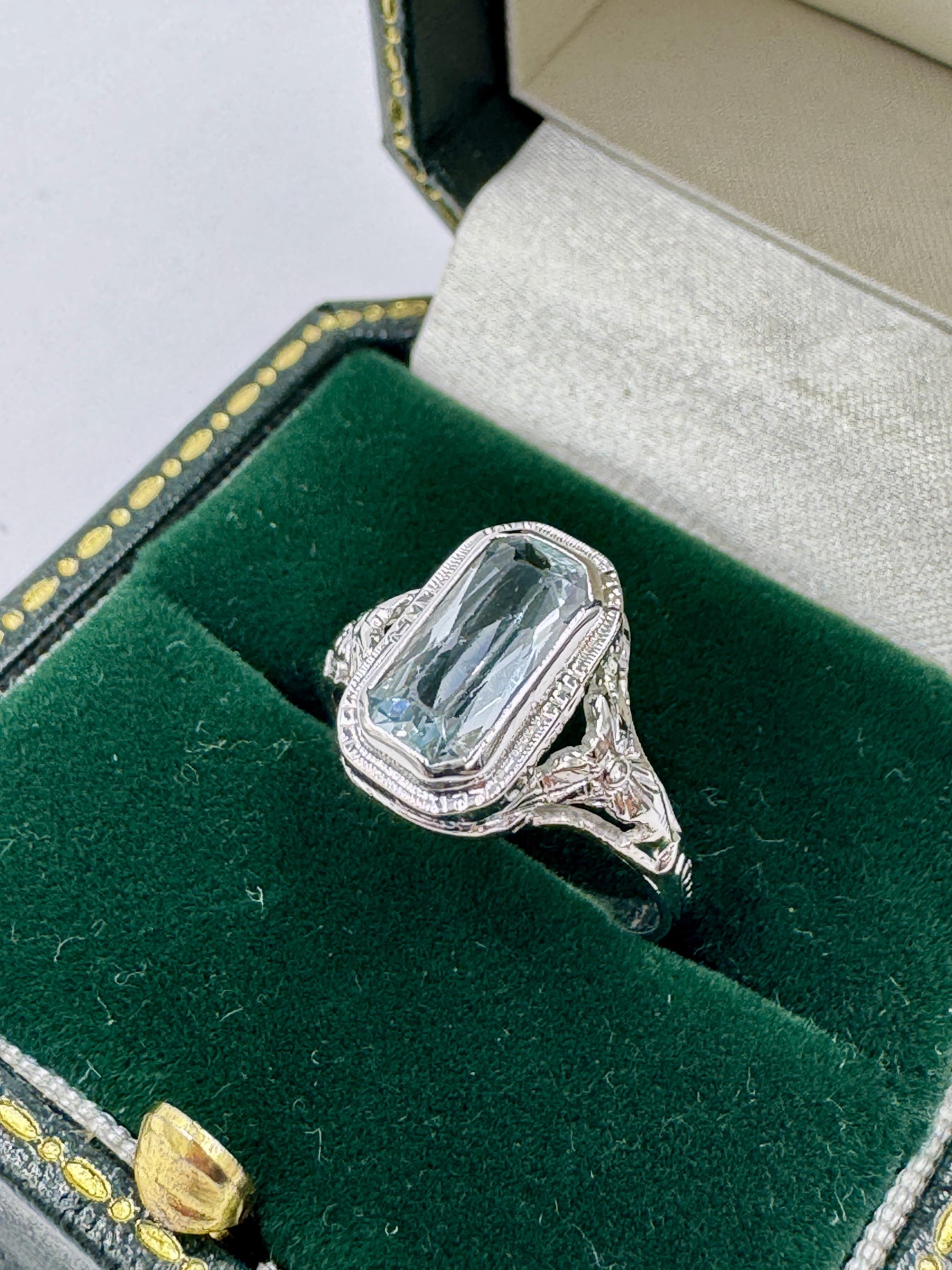 Art Deco 14k White Gold Aquamarine Ring