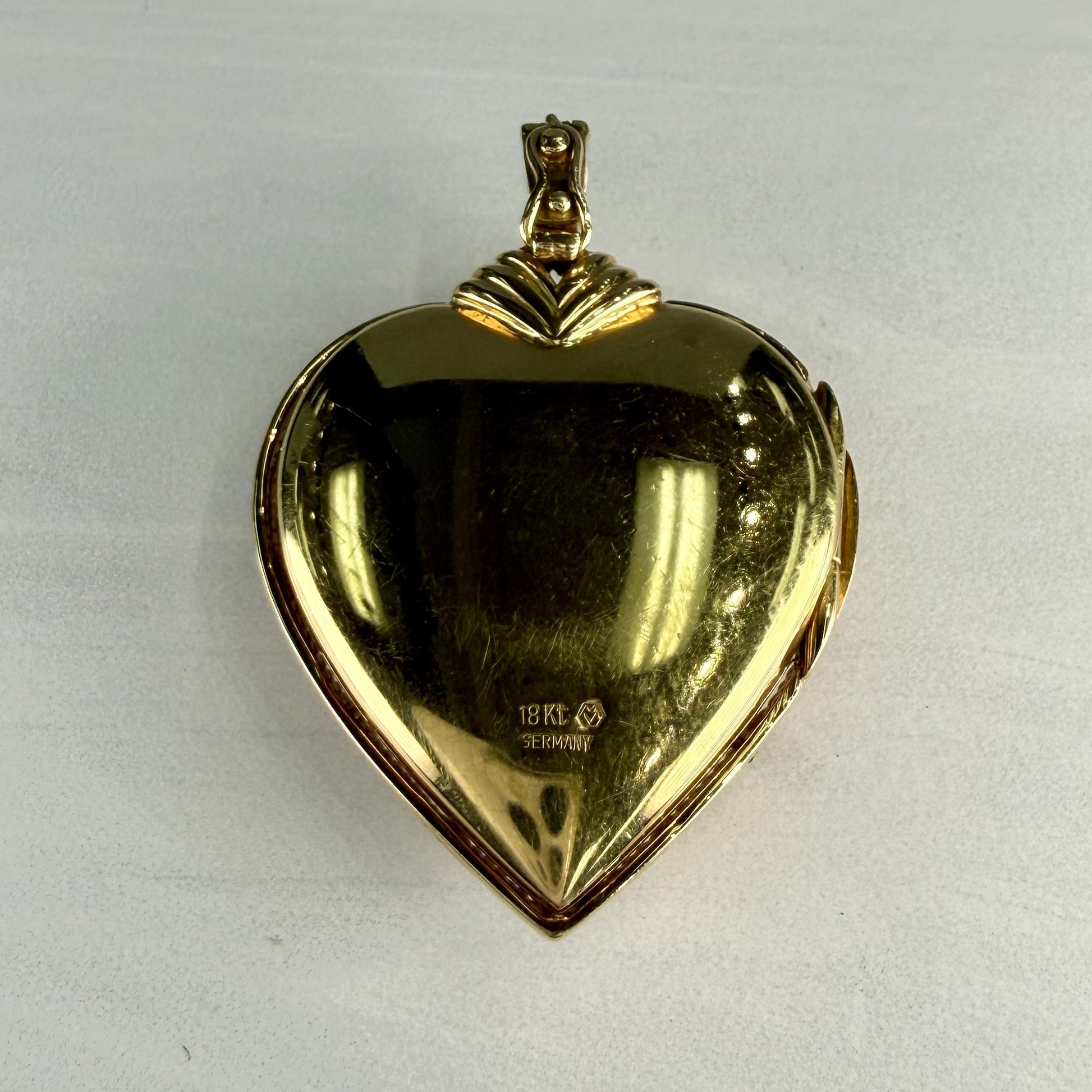 Vintage Red Guilloché Enamel Diamond Locket 18k Yellow Gold