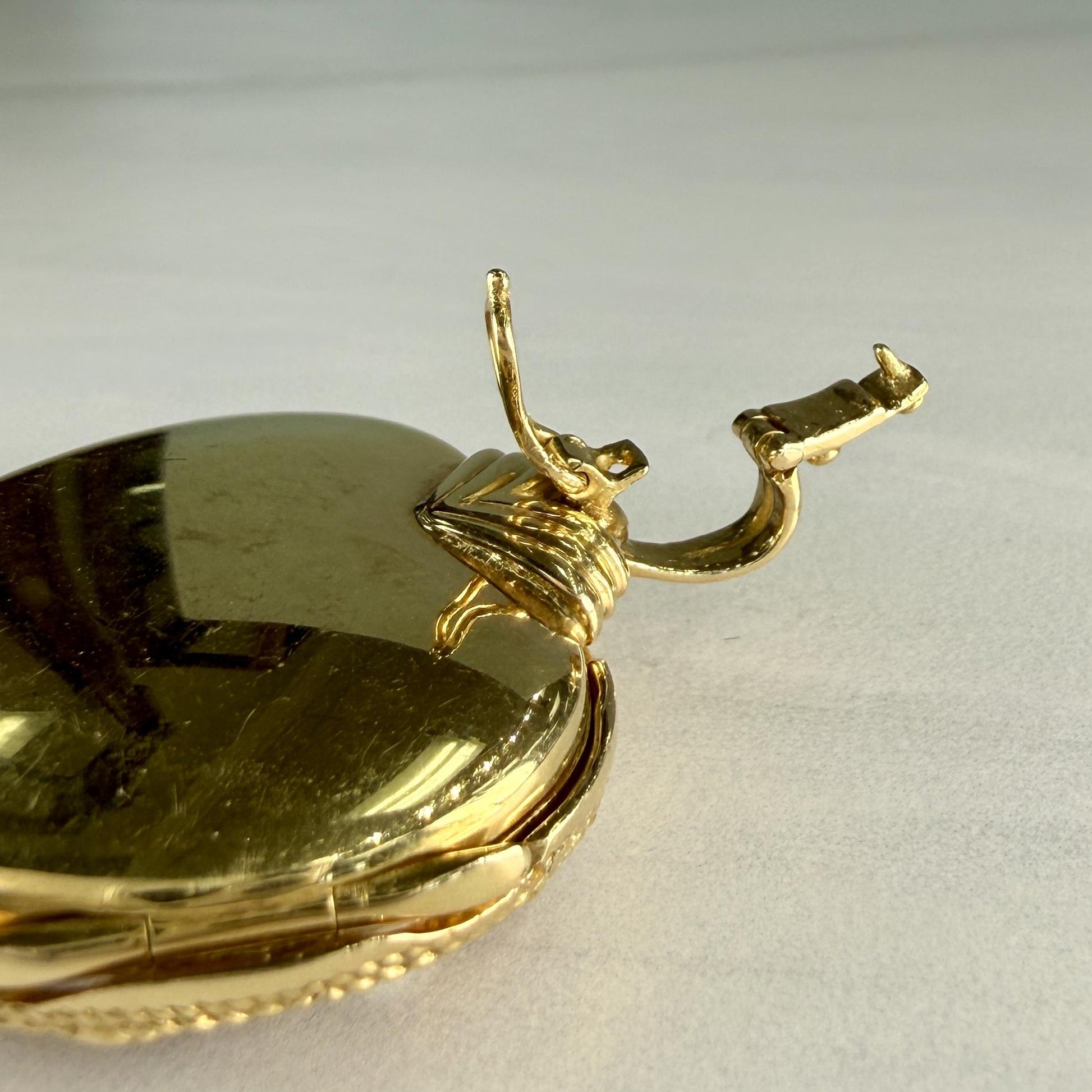 Vintage Red Guilloché Enamel Diamond Locket 18k Yellow Gold