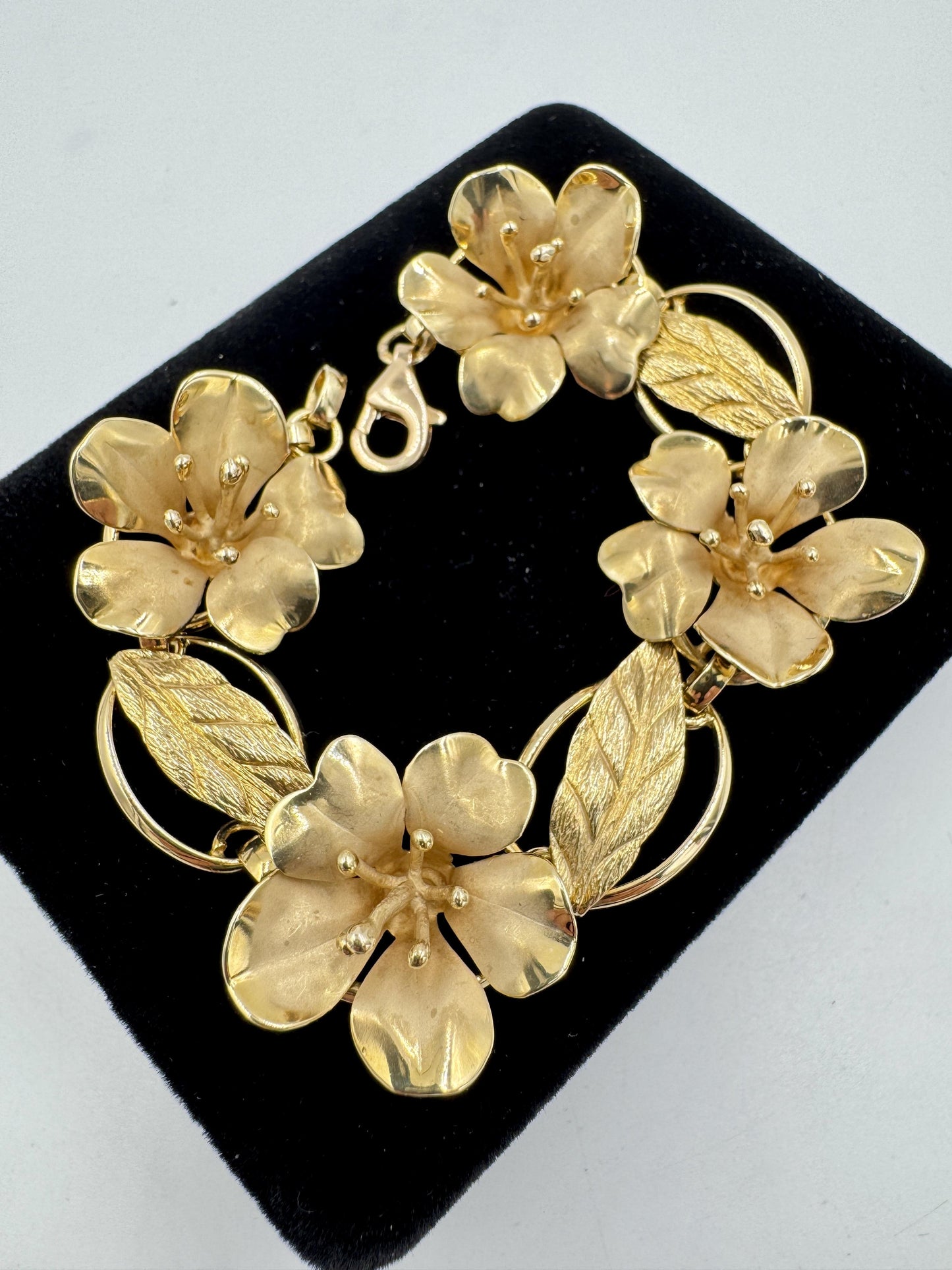 Estate 1950's 14k Gold Flower Leaf Bracelet