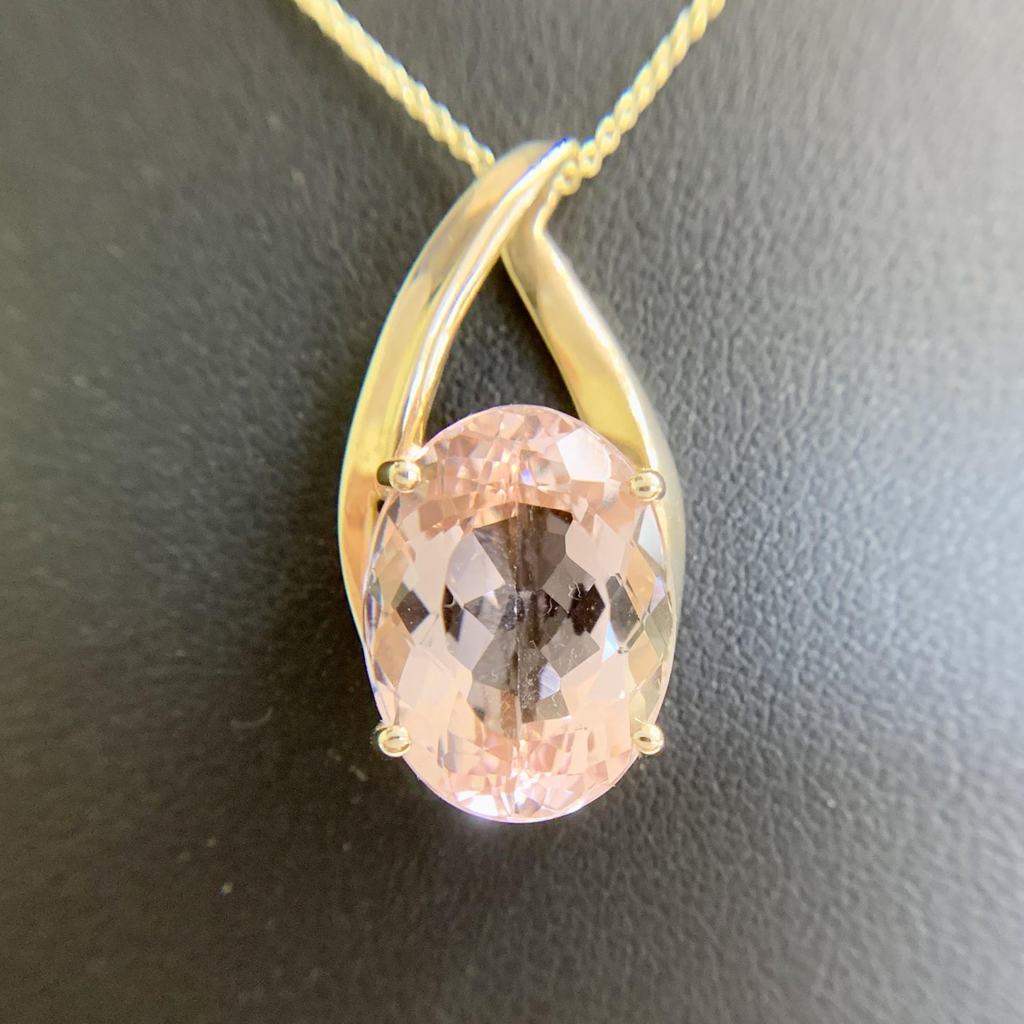 Clyde Duneier 8.5ct Oval Morganite Necklace 14k Yellow Gold