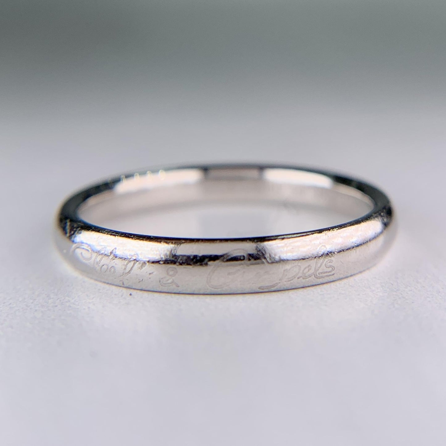 Van Cleef & Arpels 3mm Engraved Platinum Band Wedding Ring