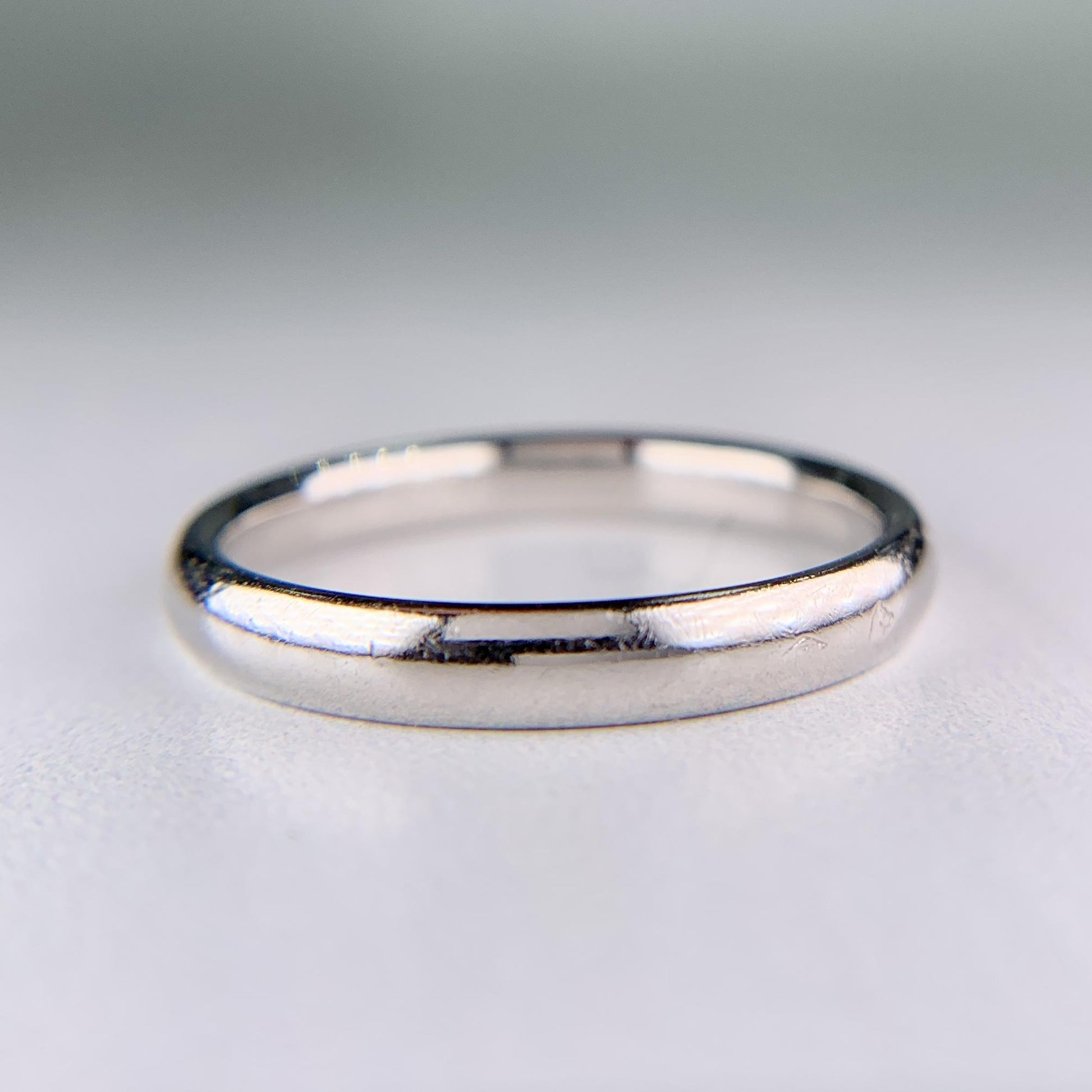 Van Cleef & Arpels 3mm Engraved Platinum Band Wedding Ring