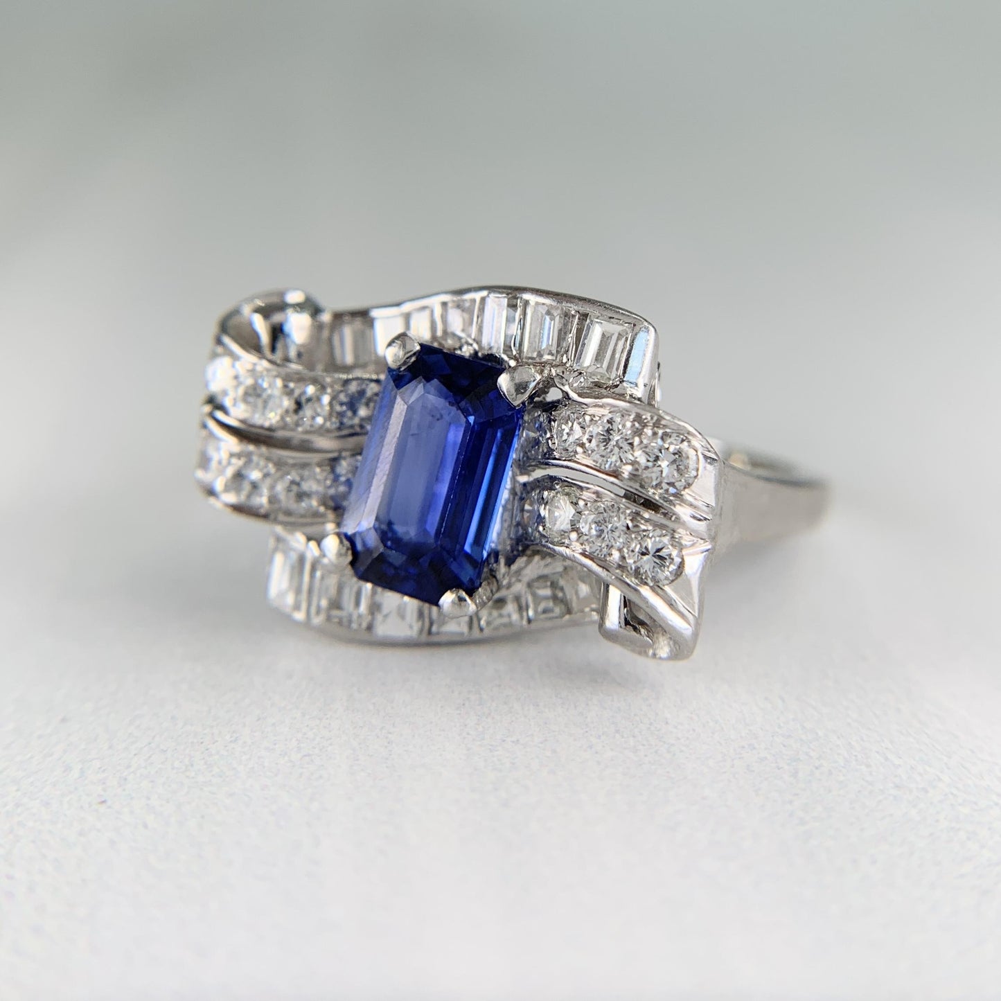 1950's Vintage Blue Sapphire and Diamond Ring Platinum
