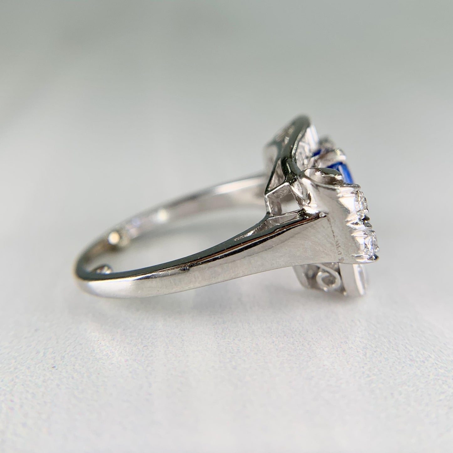 1950's Vintage Blue Sapphire and Diamond Ring Platinum